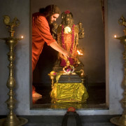 6 dicembre: Dattatreya Jayanti; Si celebra il Divino che esprime la sintesi di Brahma, Visnu e Shiva